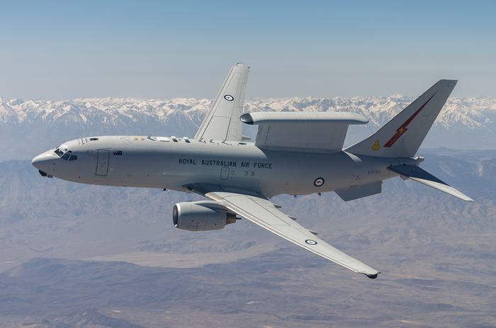 E-7A Wedgetail ВВС Австралии – США пока приостановили программу этого самолёта для своих ВВС, предположительно, в пользу более компактных и живучих Grumman E-2 Hawkeye