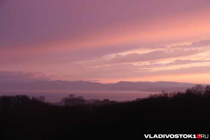 �������� �������� / <!--noindex--><a href="https://pikabu.ru/story/gigantskuyu_dvoynuyu_radugu_snyali_nad_vladivostokom_13920877?u=http%3A%2F%2FVLADIVOSTOK1.RU&t=VLADIVOSTOK1.RU&h=65ff03fe28c7228e4127e83457e6f4a14f0430f6" title="http://VLADIVOSTOK1.RU" target="_blank" rel="nofollow noopener">VLADIVOSTOK1.RU</a><!--/noindex-->