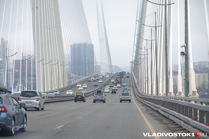 ����� ������ / <!--noindex--><a href="https://pikabu.ru/story/lyudinevidimki_vladivostokskikh_mostov_kto_sledit_za_poryadkom_i_bezopasnostyu_poka_myi_edem_13927162?u=http%3A%2F%2FVLADIVOSTOK1.RU&t=VLADIVOSTOK1.RU&h=65ff03fe28c7228e4127e83457e6f4a14f0430f6" title="http://VLADIVOSTOK1.RU" target="_blank" rel="nofollow noopener">VLADIVOSTOK1.RU</a><!--/noindex-->