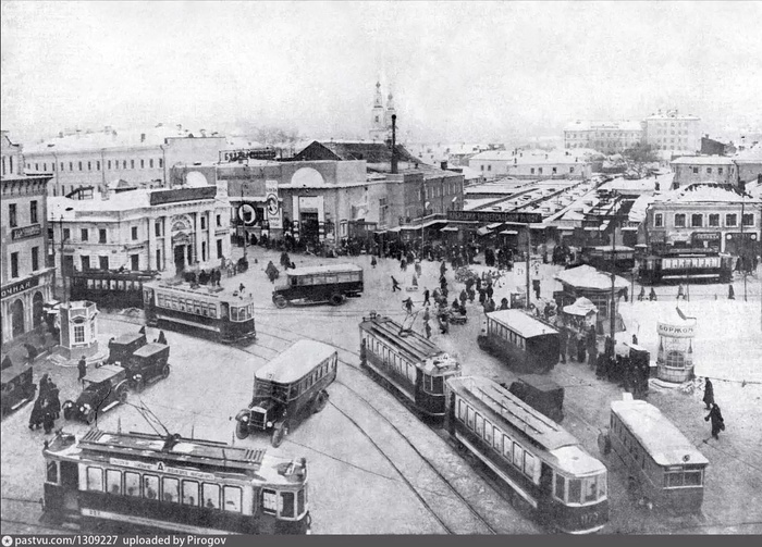 ��������� ������� � 1928 ����. ����� ������ ���������� "��������������". ������ �������� ���� ���������� �����. ���� ��� ���������. � ����� <!--noindex--><a href="https://pikabu.ru/story/kak_vyiglyadela_moskva_poka_ne_postroili_metro_13976390?u=http%3A%2F%2Fwww.pastvu.com&t=www.pastvu.com&h=3a9dc09f3a362ad923b8078d477795b9581f7c33" title="http://www.pastvu.com" target="_blank" rel="nofollow noopener">www.pastvu.com</a><!--/noindex-->.