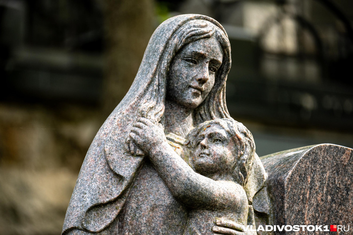����� ������ / <!--noindex--><a href="https://pikabu.ru/story/izyashchnaya_pechal_mramornyikh_lits_krasivyie_nadgrobiya_morskogo_kladbishcha_13990821?u=http%3A%2F%2FVLADIVOSTOK1.RU&t=VLADIVOSTOK1.RU&h=65ff03fe28c7228e4127e83457e6f4a14f0430f6" title="http://VLADIVOSTOK1.RU" target="_blank" rel="nofollow noopener">VLADIVOSTOK1.RU</a><!--/noindex-->