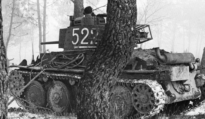 Pz. 38(t) 22-й дивизии. Крови они нам попить в ноябре 42-го успели, правда, на наспех подготовленных позициях и из-за тактических ошибок в нашем танковом корпусе. Они тогда оказались опаснее рот новейших Pz.Kpfw. IV, упёршихся лбом в заводы Сталинграда.