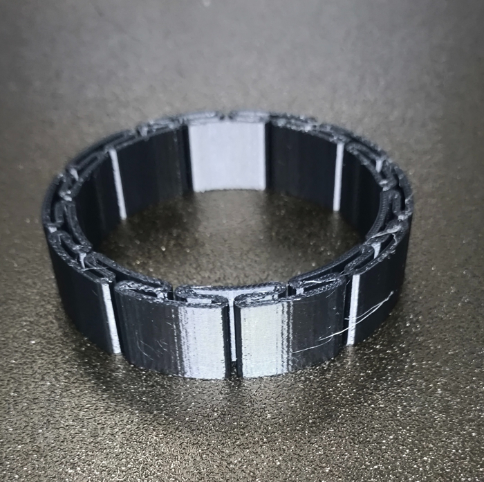 Браслет из TPU. Гибкий и красивый.