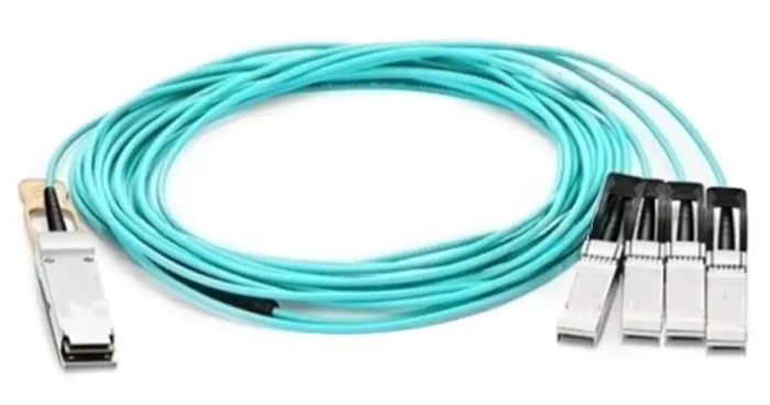 <a href="https://www.newnets.ru/catalog/opticheskie_moduli/newnets/direct_attach/opticheskiy_transiver_ns_qsfp28_100g_4xsfp28_aoc_a1_soedinitelnyy_shnur_aoc_1m/" target="_blank" rel="nofollow noopener">Fan-Out / Breakout AOC. Источник фото</a>