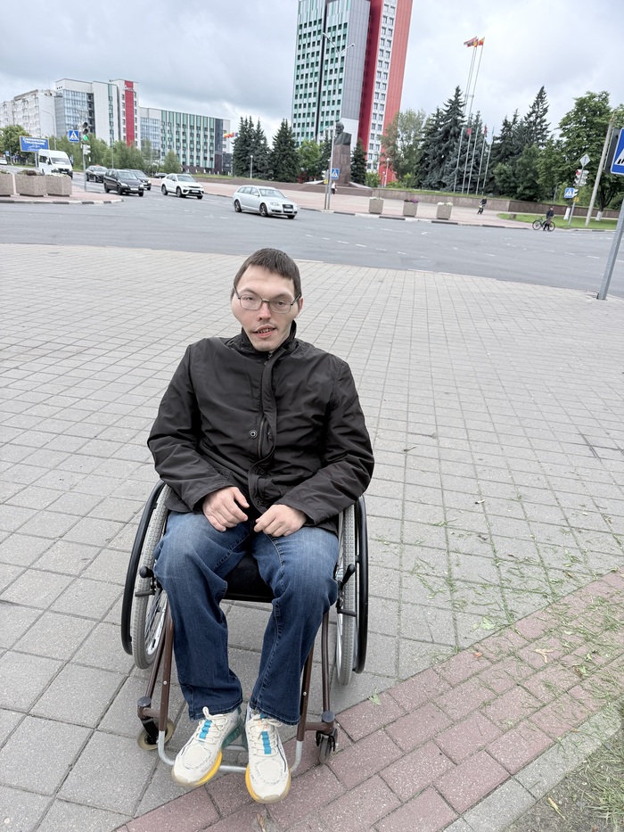 Никто никогда не застрахован от инвалидного кресла. Это может случиться с каждым