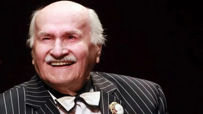 Это Зельдин, Владимир Михайлович. Здесь ему 101 год.