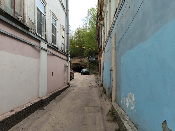Раскопки продолжаются. Ближе подобраться не удалось