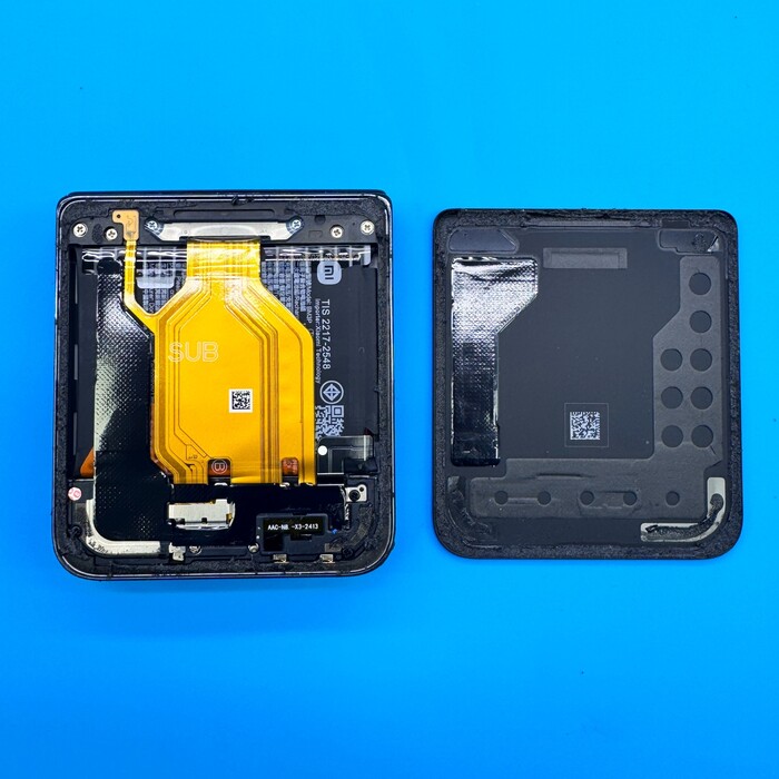������� ������ ������ Xiaomi Mix Flip