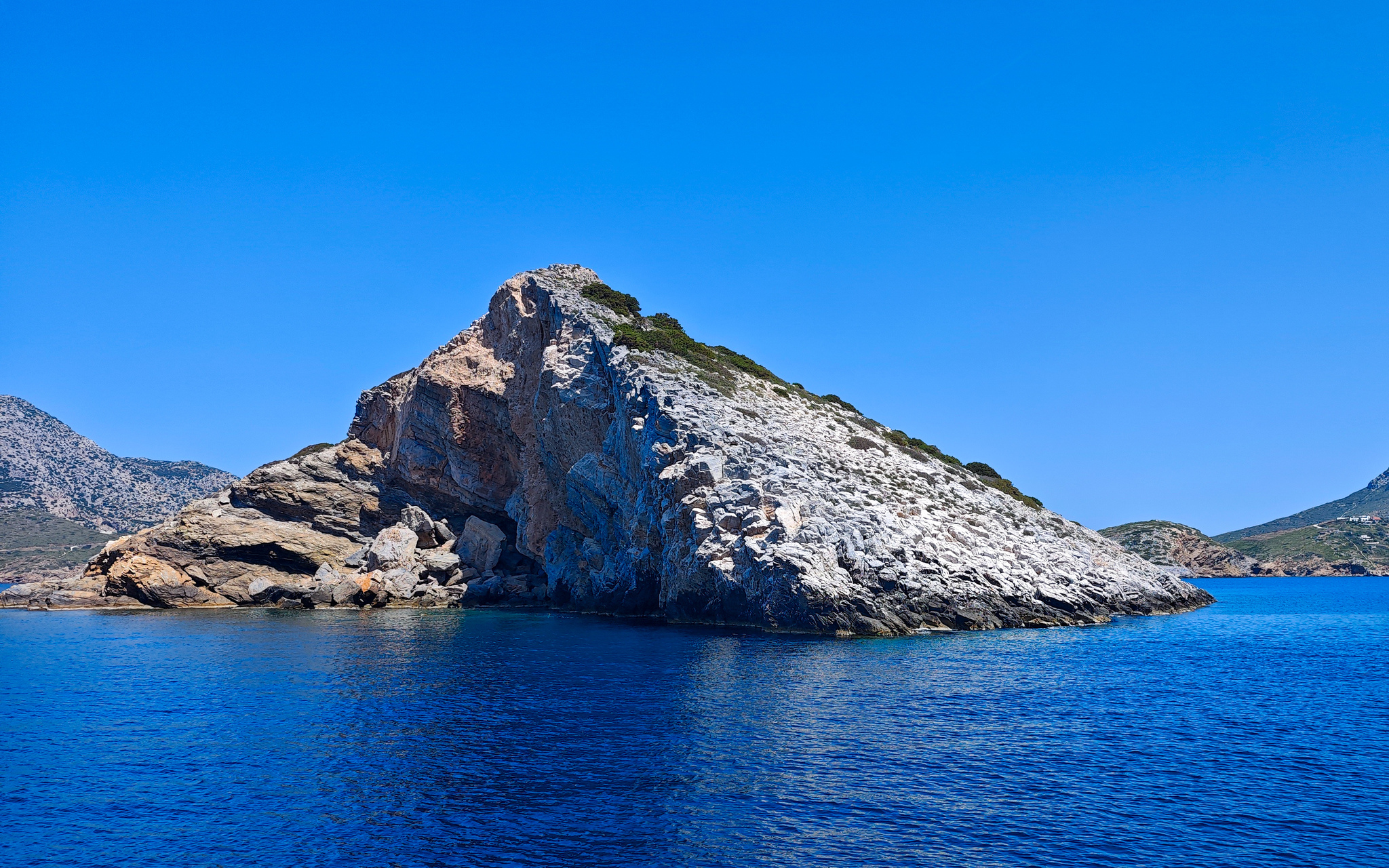 How Pikabu users sailed around Greece. Day 10, May 10. Ikaria Island - Fourni Island - Patmos Island. And dolphins. - Series Yacht Trips  Reports, My, Sea, Relaxation, Vacation, Ocean, Travels, Adventures, Yachting, Yacht, Sail, Sailboat, Video, Vertical video, Short videos, Longpost, Peekaboo+