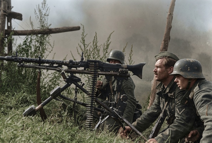 Солдаты вермахта с MG 34