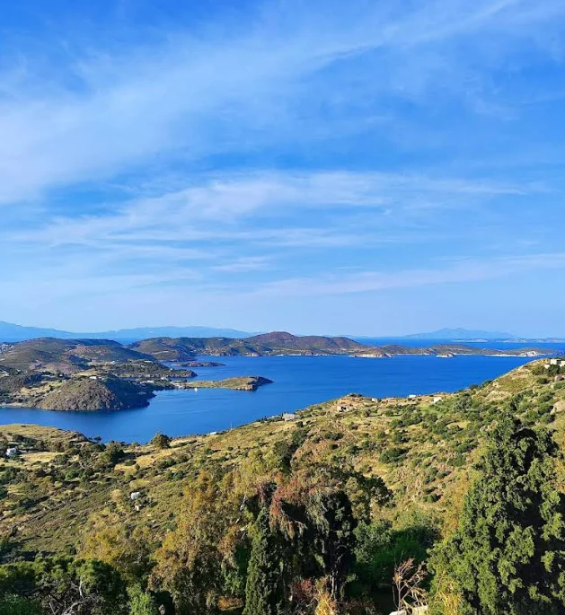 How Pikabu users sailed around Greece. Day 10, May 10. Ikaria Island - Fourni Island - Patmos Island. And dolphins. - Series Yacht Trips  Reports, My, Sea, Relaxation, Vacation, Ocean, Travels, Adventures, Yachting, Yacht, Sail, Sailboat, Video, Vertical video, Short videos, Longpost, Peekaboo+