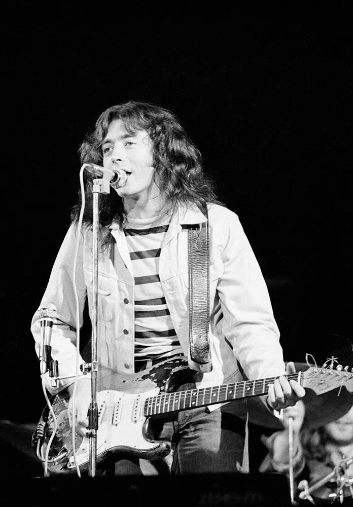 ���� �������� � ��� Fender Stratocaster ������� 1961-��. Lincoln Festival, 26 ��� 1972.