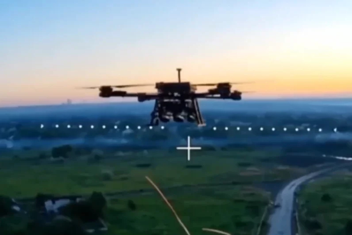 Расчеты FPV-дронов группировки «Центр» сбили вражеские беспилотники.© Министерство обороны РФ