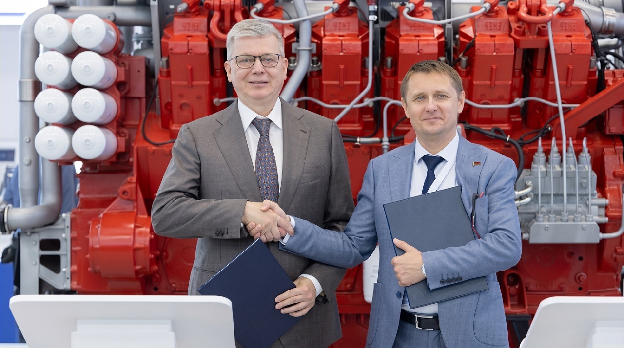 The engine for the 220-ton BelAZ quarry trucks is now ours – Minsk is ordering 86 Ural diesel engines. - My, Production, Import substitution, BelAZ, Diesel, Ural, Sinara, Russia, Series A summary of good news from Redant, , Peekaboo+