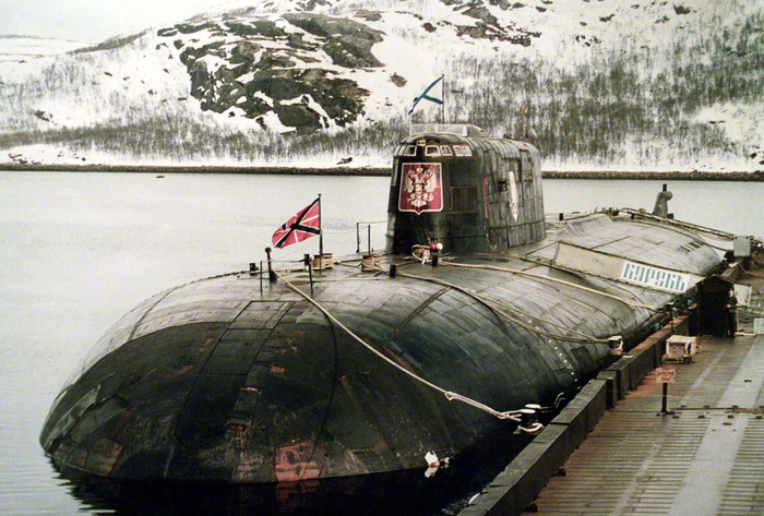 Российская атомная подводная лодка «Курск», затонувшая в Баренцевом море в августе 2000 года. Источник: STR New / Reuters.