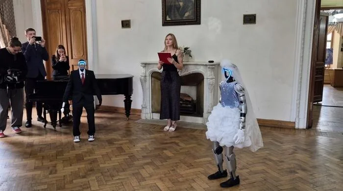 Reply to the post Probably without panties too - Shaman (Yaroslav Dronov), The fall, Concert, Casus, Video, Vertical video, Short videos, Mat, Reply to post, Text, Yandex Zen (link)
