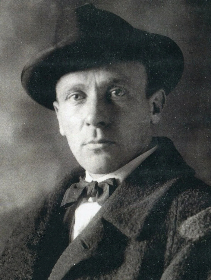 Фотопортрет писателя, 1928 год