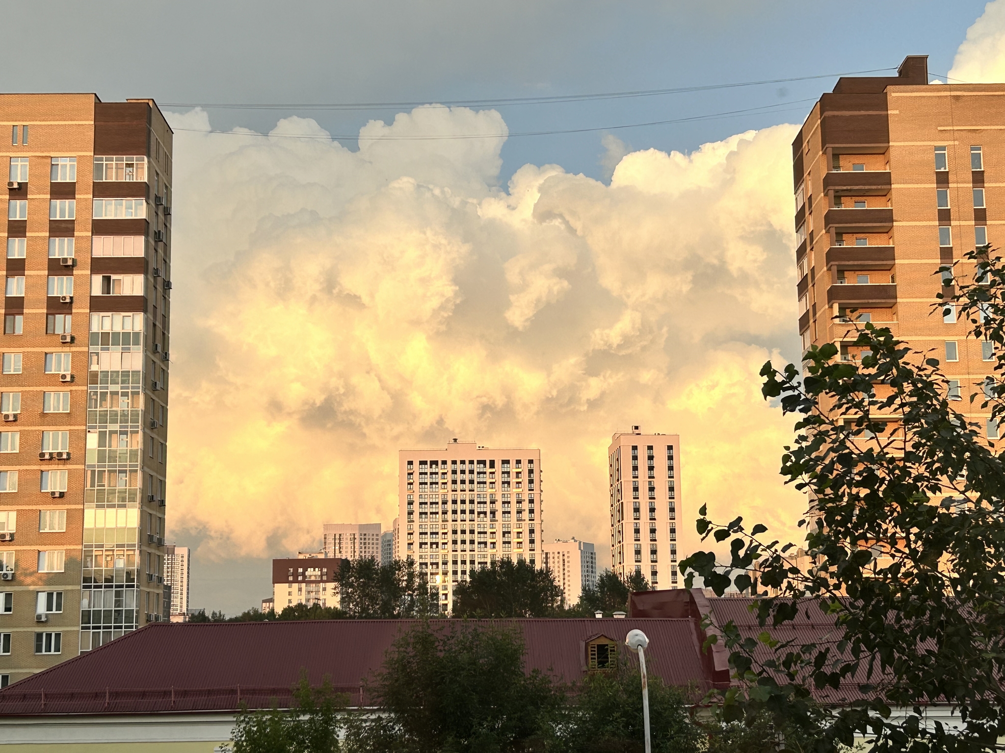 Reply to the post Show me the last photo you took just because you thought it was beautiful. - My, The photo, Mobile photography, A wave of posts, Reply to post, Yekaterinburg, Sky