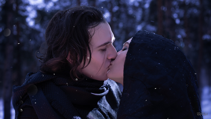 Kylo Ren and Rey cosplay