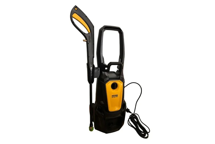 ������������ ��������� Huter M-4-MP-PRO ��������� 2500 �� �� ������� 8 ������ � �������� �������������� ��� �������� ������� �����������.