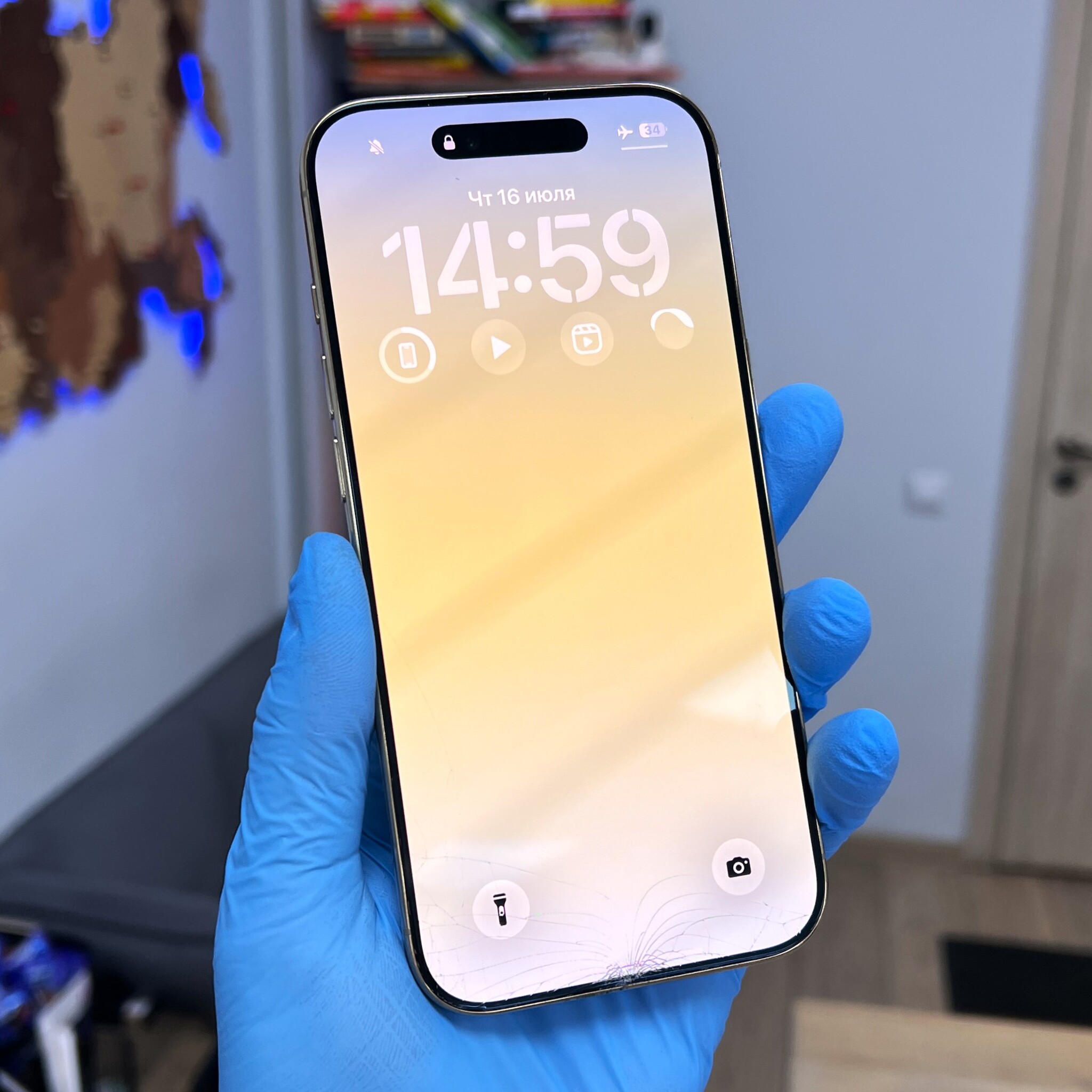 The thinnest iPhone) iPhone Air glass replacement - My, Repair of equipment, Rukozhop, iPhone, Glass replacement, Plywood, Video, Vertical video, Short videos, Longpost, , Series Glass replacement, Peekaboo+