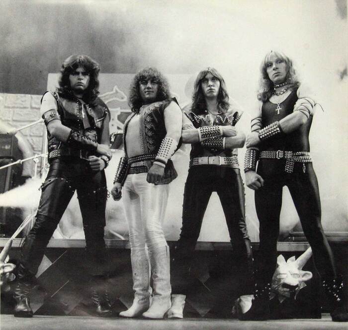 CLOVEN HOOF ветераны из Англии (1979г.р.) с новым синглом *Iron Mask* из NEWальбома "Never a Prophet in Your Own Land" (сентябрь) 2026