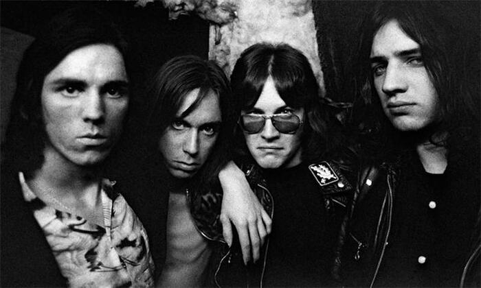 The Stooges. Лондон, 1972. Надеюсь, за петлицу не забанят.
