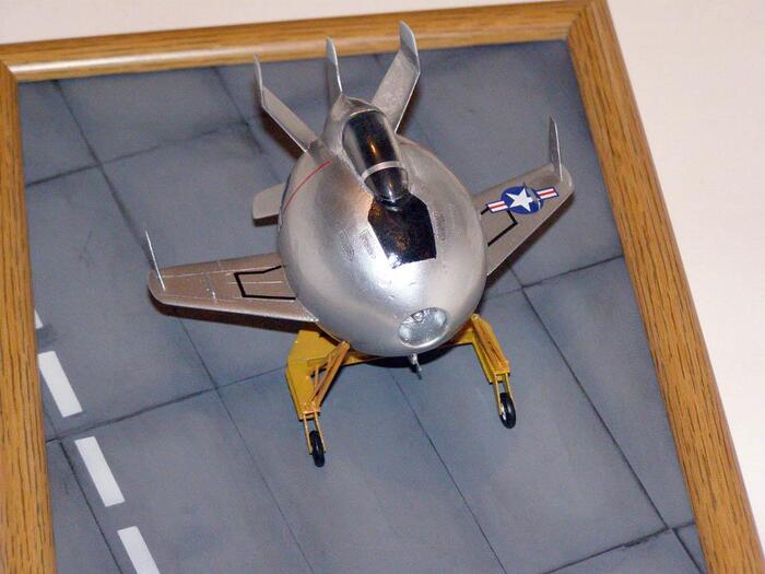 Модель самолета XF-85 Goblin в стиле Egg-Plane. Авторская работа.