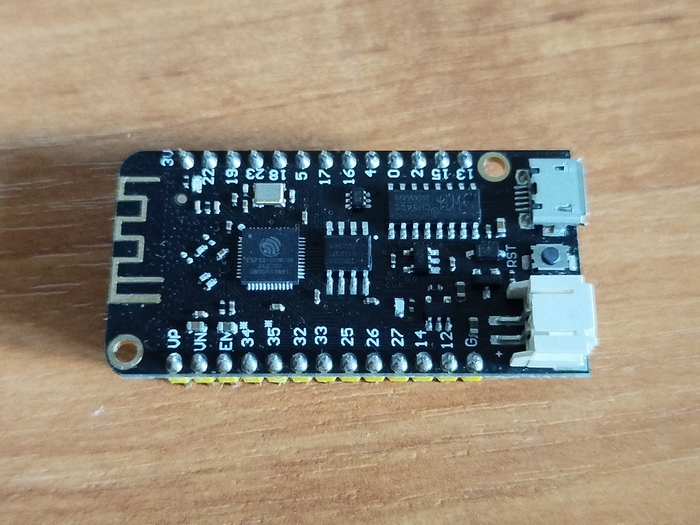 Lolin32 Lite �� ������� ESP32