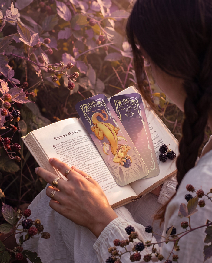 Создаю книжные закладки Вот такой ежевичный воришка получился