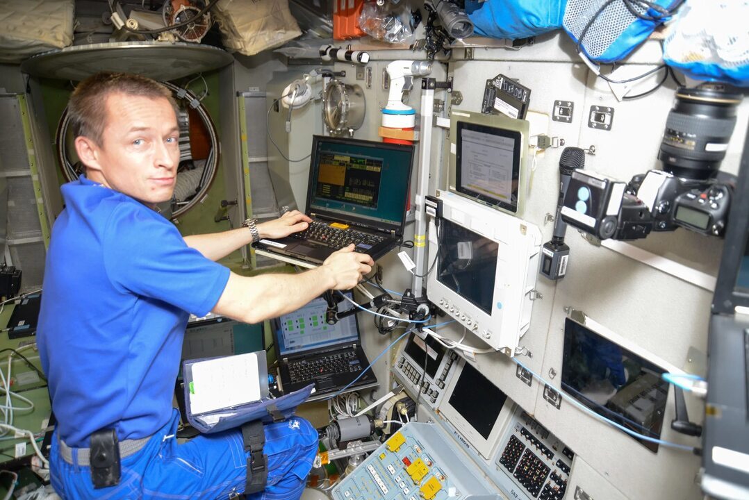 Hero of the Russian Federation Sergei Ryzhikov - History (science), История России, Military aviation, Air force, Pilots, Officers, Lieutenant colonel, Cosmonautics, Космонавты, ISS, Commander of the ship, Going into space, Parachutists, Diver, Hero of Russia, Personality, Christianity, Orthodoxy, Roscosmos, No rating, Longpost