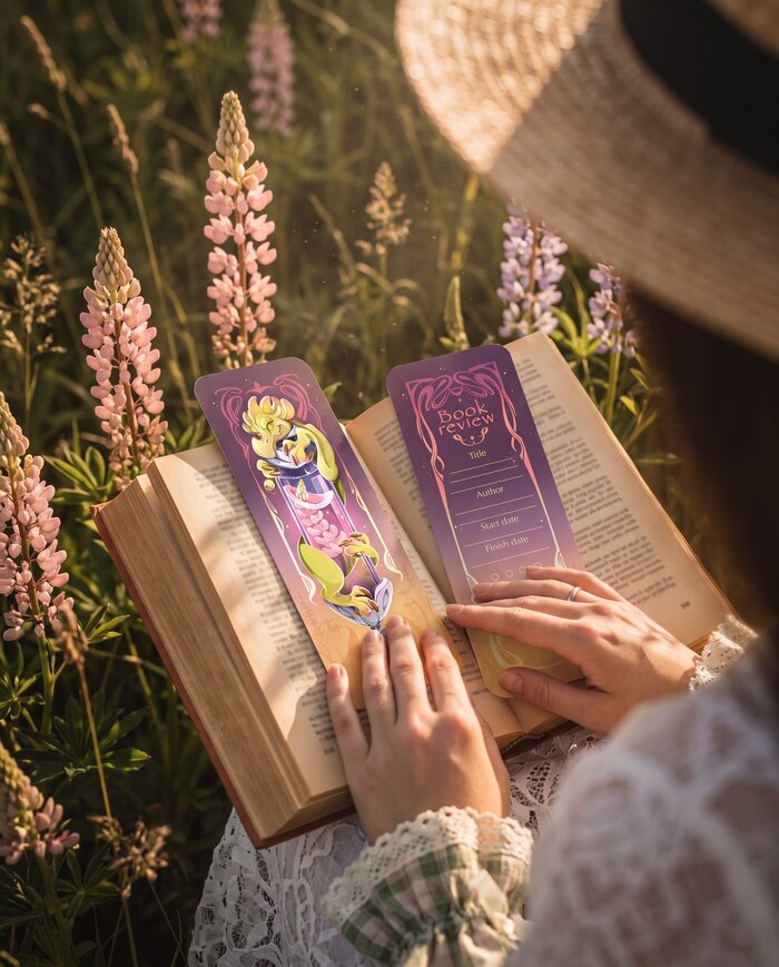 Книжная закладка: хранитель зелья из люпинов