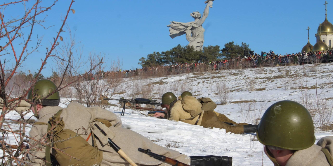 It weighs 8,000 tons and isn't secured with anything: how is the Motherland Rock holding up? - Motherland, Mamaev kurgan, Monument, May 9 - Victory Day, sights, Travel across Russia, Interesting places, Zen, Yandex Zen, Yandex Zen (link), Longpost