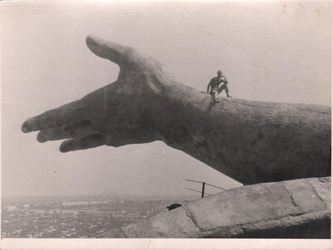 It weighs 8,000 tons and isn't secured with anything: how is the Motherland Rock holding up? - Motherland, Mamaev kurgan, Monument, May 9 - Victory Day, sights, Travel across Russia, Interesting places, Zen, Yandex Zen, Yandex Zen (link), Longpost