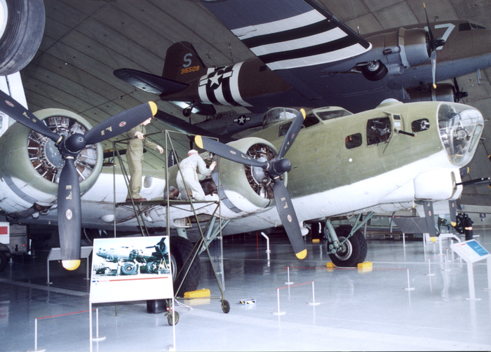 Бомбардировщик ВВС США Б-17Г 1944 г.