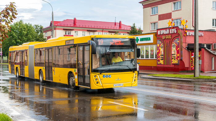 После грозового ливня. Автобус МАЗ-216.047 (АН 9383-4).