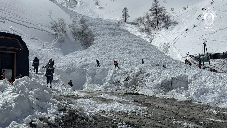 I felt a strong blow, and we were carried away: A Siberian man miraculously survived an avalanche – four days later, six people died there. - My, Negative, Buryatia, Accident, Longpost