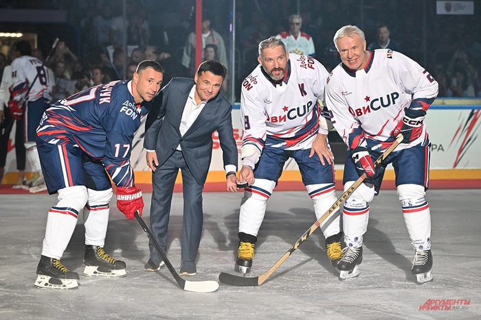 ����: <a href="https://pikabu.ru/story/ya_nichego_ne_nasheptyivayu_klyushkam_aleksandr_ovechkin_rasskazal_o_planakh_14230336?u=https%3A%2F%2Faif.ru%2F&t=%D0%90%D0%B8%D0%A4&h=f5982b8f2d6f8c417b8f18af99b707f0561b0035" title="https://aif.ru/" target="_blank" rel="nofollow noopener">���</a>/ ������ �����������