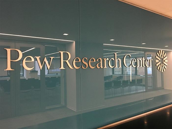 Pew Research Center (����������������� ����� ���) � ��� ������������ �������������� �����������, ������� ���������� ��������� ������������� ������, ��������������� ��������� � ���������� �������� � ��� � ����.