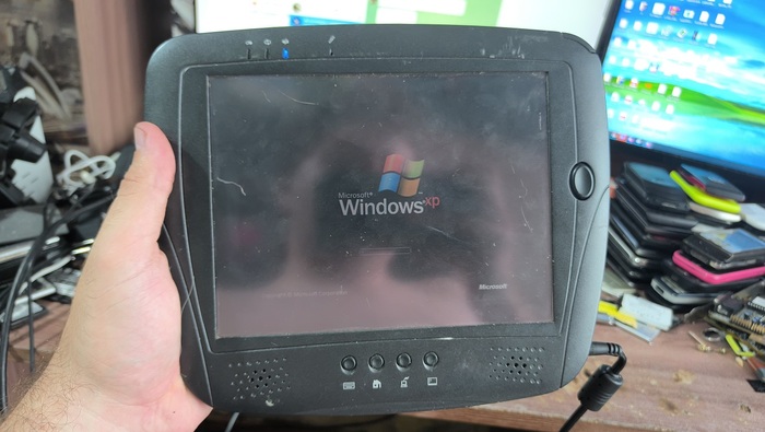 Промышленный предок iPad. Всё ещё мечтаю о планшете на WinXP с Pentium M/Celeron M.