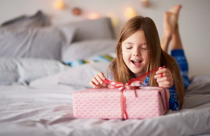 100 идей подарков для девочек на 8 марта