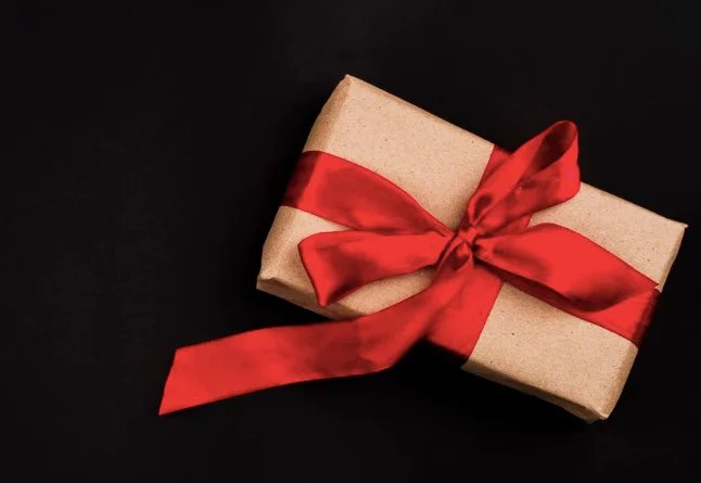 Идеи подарков до 1000 рублей по поводу: день рождения и Новый год