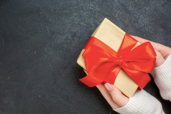 Как выбрать подарок на 1000 рублей, чтобы он не выглядел дешёвым