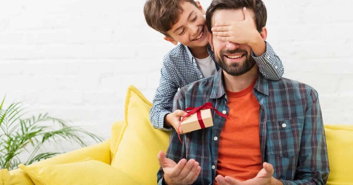 Что подарить папе на день рождения в 2026 году — ТОП-100 идей